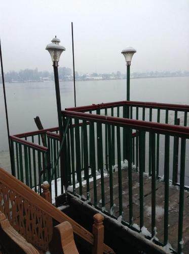 Peace Of Mind Group Of Houseboats