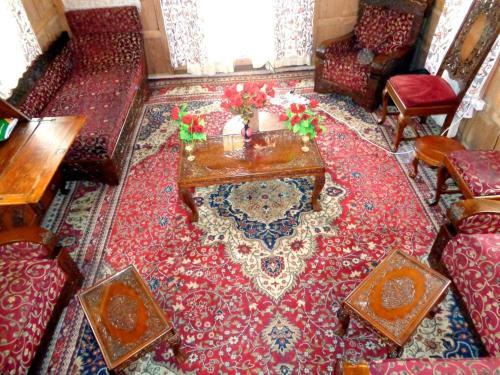 Houseboat Rajas Palace