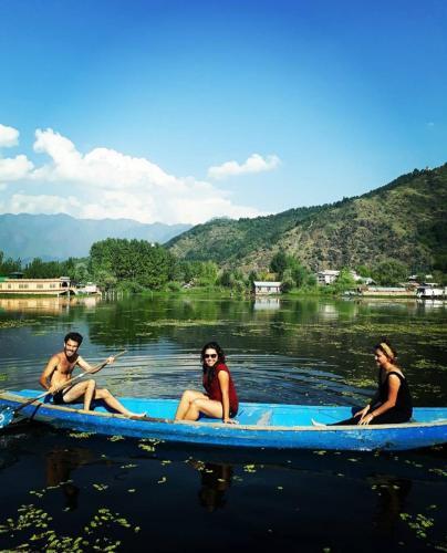 Houseboat Rajas Palace