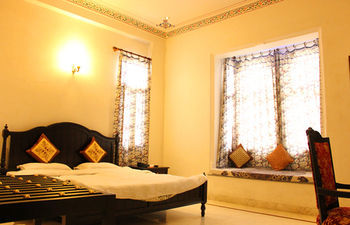 Hotel Boheda Palace