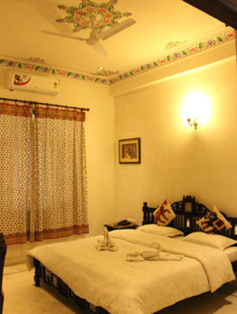 Hotel Boheda Palace