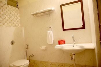 Hotel Oyo Rooms Lake Palace Road II