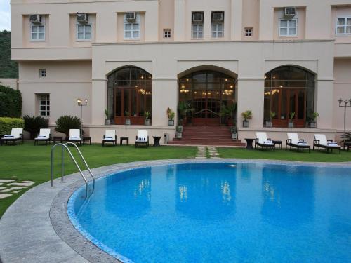 Hotel Paras Mahal