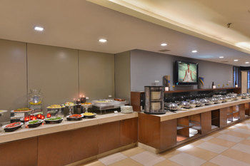 The Gateway Hotel Akota