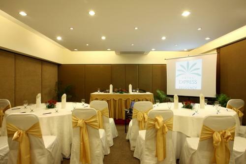Hotel Express Residency Vadodara