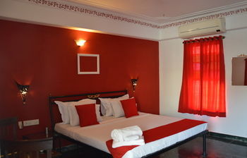 Hotel Poonam Haveli