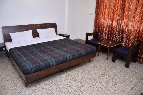 Gautam Hotel