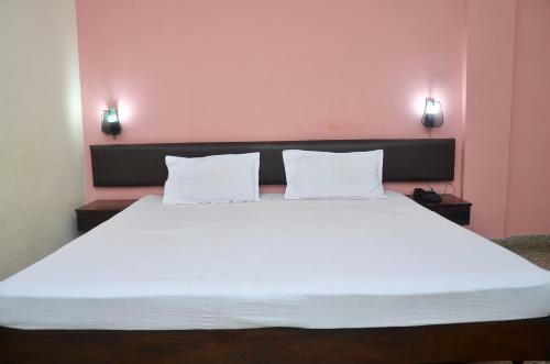 Gautam Hotel