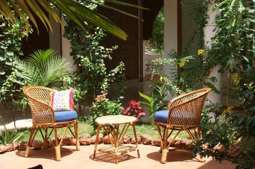 Hotel Ashiyana Cliff & Beach Resort