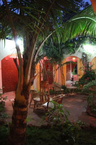 Hotel Ashiyana Cliff & Beach Resort