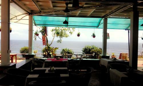 Hotel Hill View Beach Resort