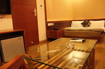 Uddhav Vilas Hotel