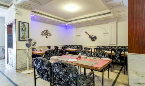 Hotel Saaket Residency