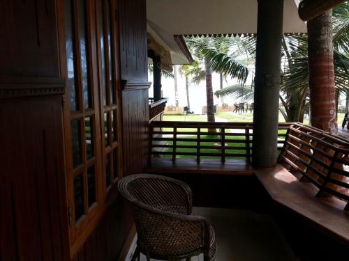 Hotel Black Beach Resort