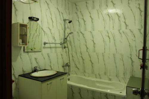 Hotel Black Beach Resort