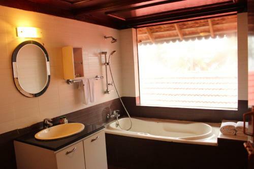 Hotel Black Beach Resort