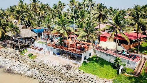 Hotel Black Beach Resort