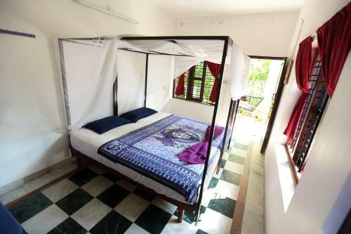 Hostal Keratheeram Beach Resort