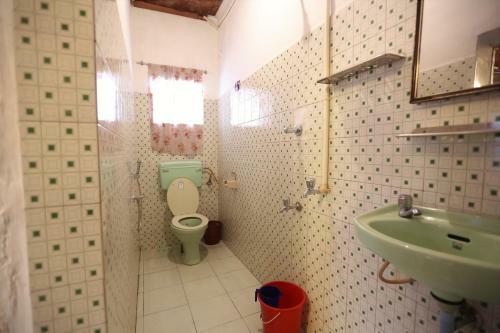 Hostal Keratheeram Beach Resort