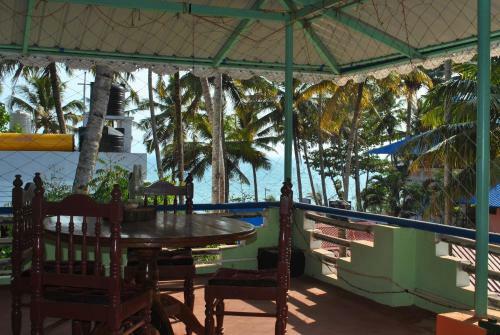 Hostal Keratheeram Beach Resort