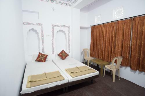 Hostal Devi Vilas Guest House