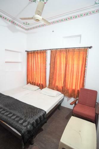 Hostal Devi Vilas Guest House