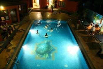 Hostal Cliff Garden Beach Resort