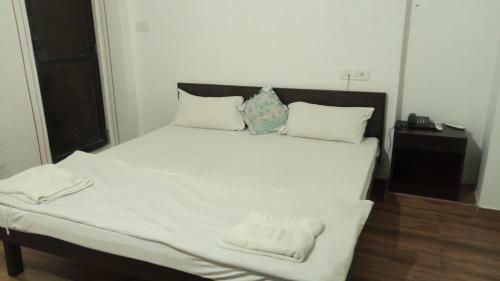 Hostal The Royal Lake View Villa