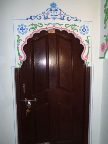Hostal The Royal Lake View Villa