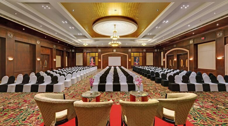 Hotel Ramada Plaza Jhv