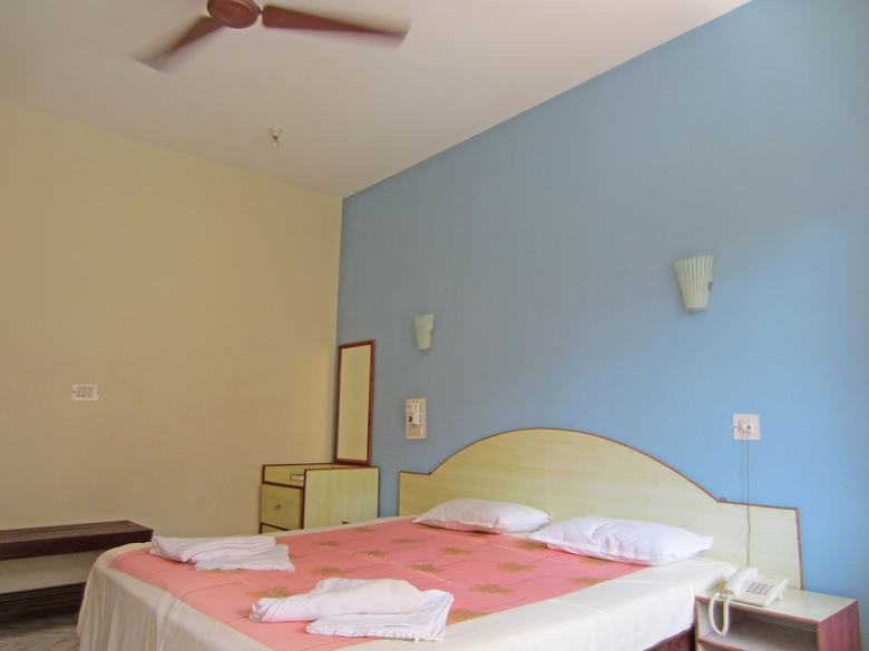 Hotel Riverside Regency Resort