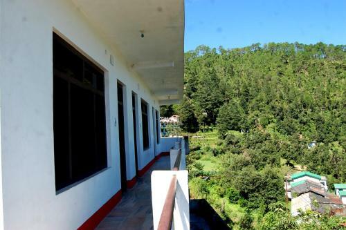 Hostal Snow View Guest House Kausani