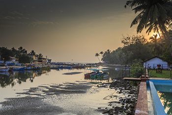 Hotel Acron Waterfront Resort