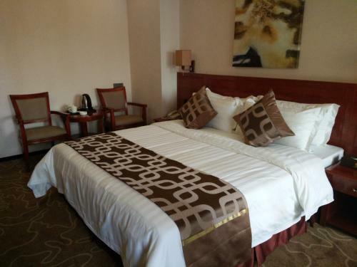 Wanfu Century Hotel