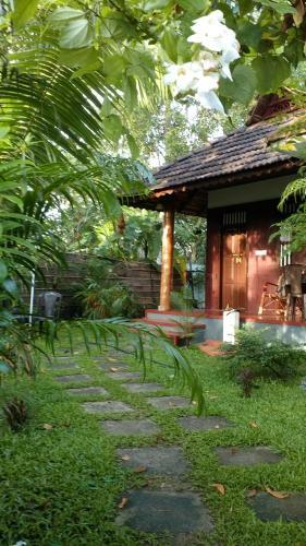 Bed & Breakfast Marari Umapathi Beach Villa