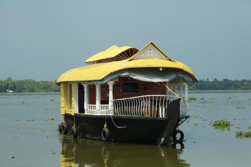 Marari Houseboat