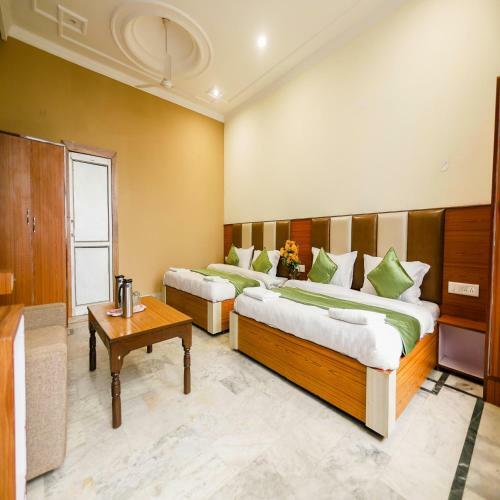 Bed & Breakfast New Varuni House