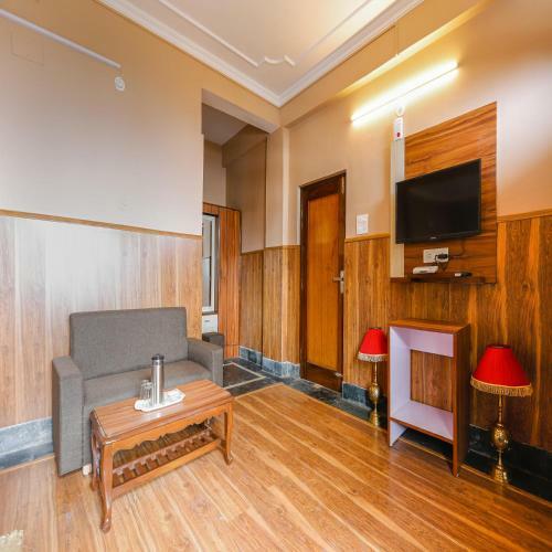 Bed & Breakfast New Varuni House