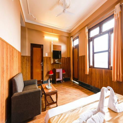 Bed & Breakfast New Varuni House