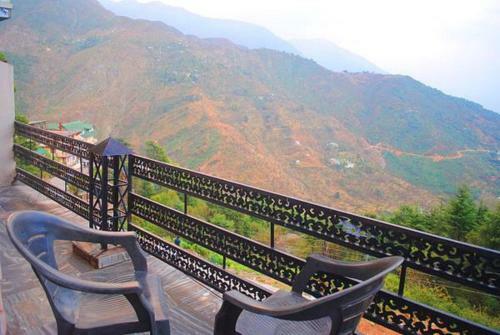 Bed & Breakfast New Varuni House