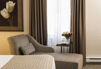 Lord Elgin Hotel