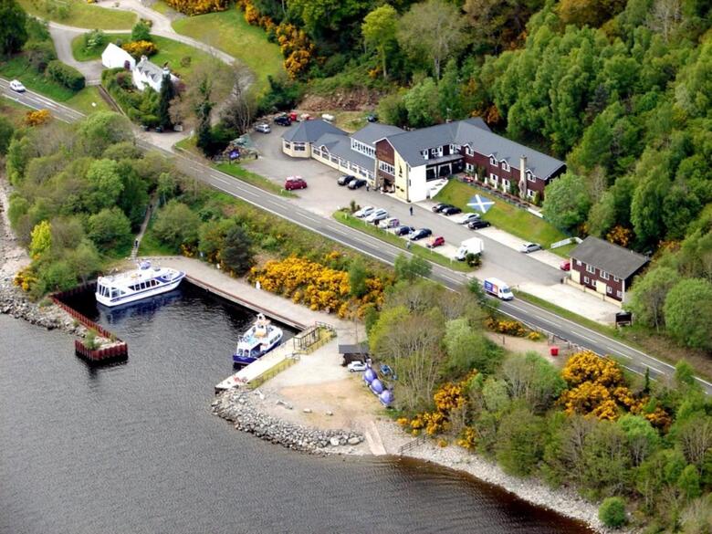 Hotel Loch Ness Clansman