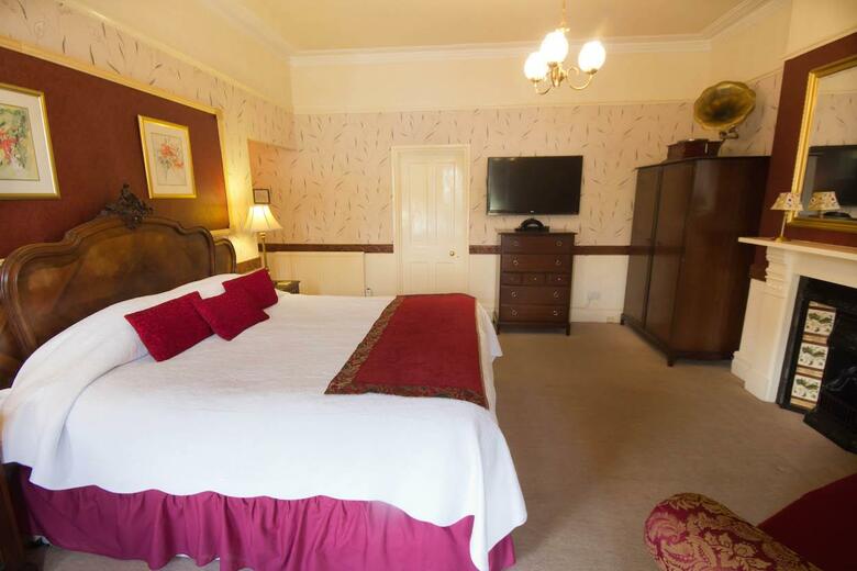 Hotel Cranleigh