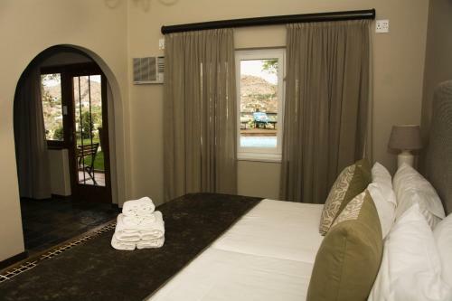 Hostal Hilltop Guest House