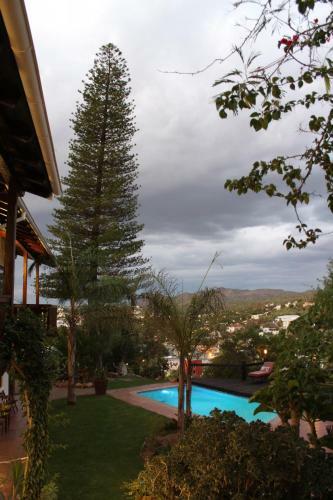 Hostal Hilltop Guest House