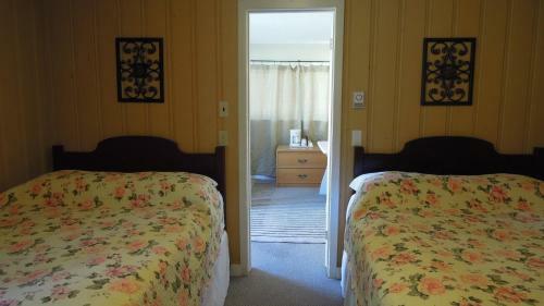 Swiss Chalets Motel