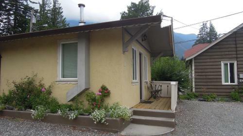 Swiss Chalets Motel