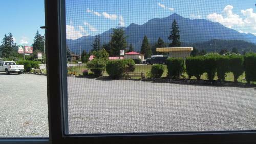 Swiss Chalets Motel
