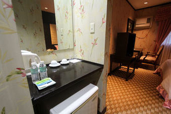 Luisita Central Park Hotel