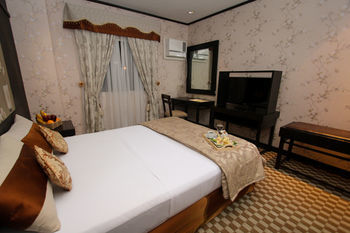Luisita Central Park Hotel